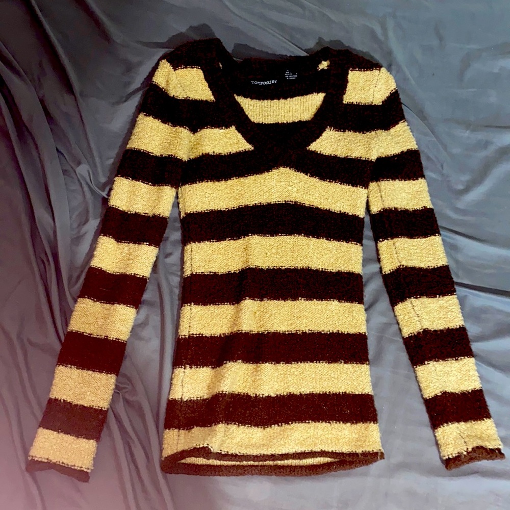 V neck sweater